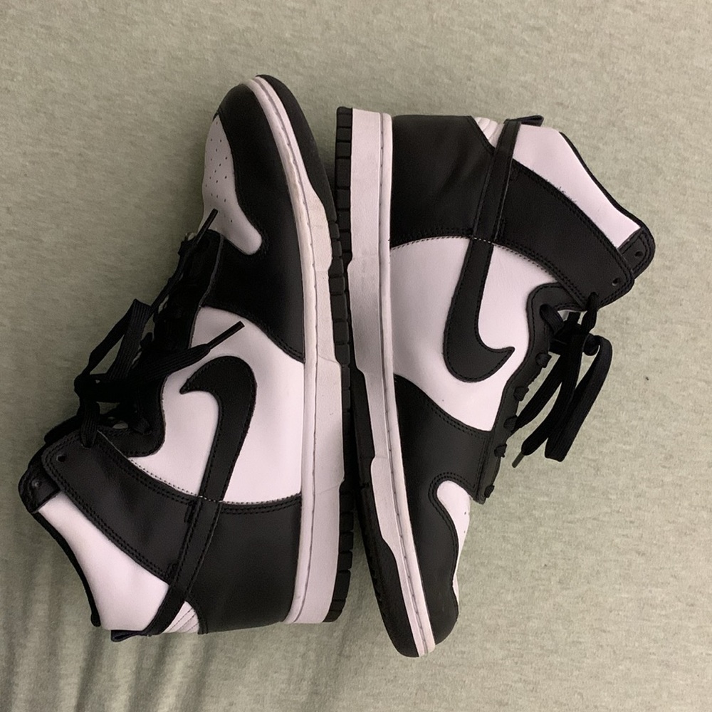 Nike Men’s Size 10 Sneaks- size up for women.